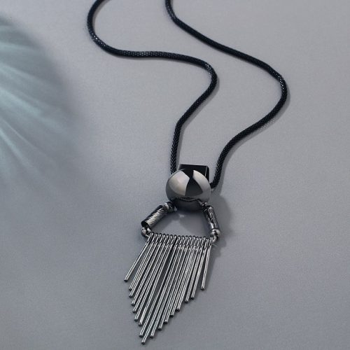 Retro Metal Tassel Long Necklace - Display 3