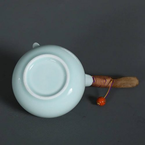 Wooden Handle Porcelain Teapot - Display 4