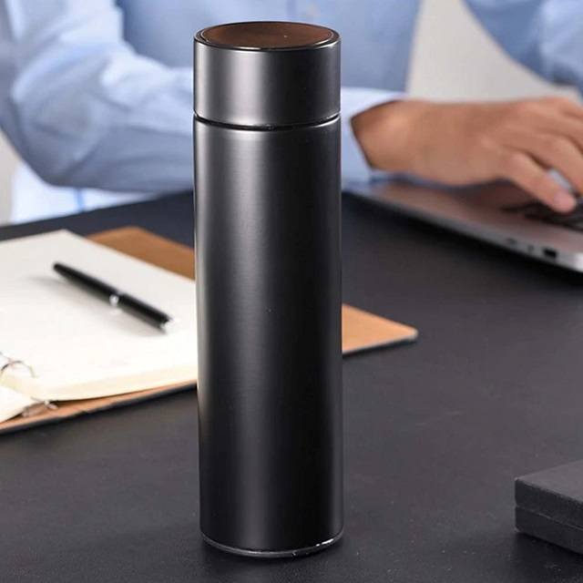 https://www.onestopretailer.com.au/wp-content/uploads/2022/04/Smart-Vacuum-Insulated-Water-Bottle-with-LED-Temperature-Display-Display-4.jpg